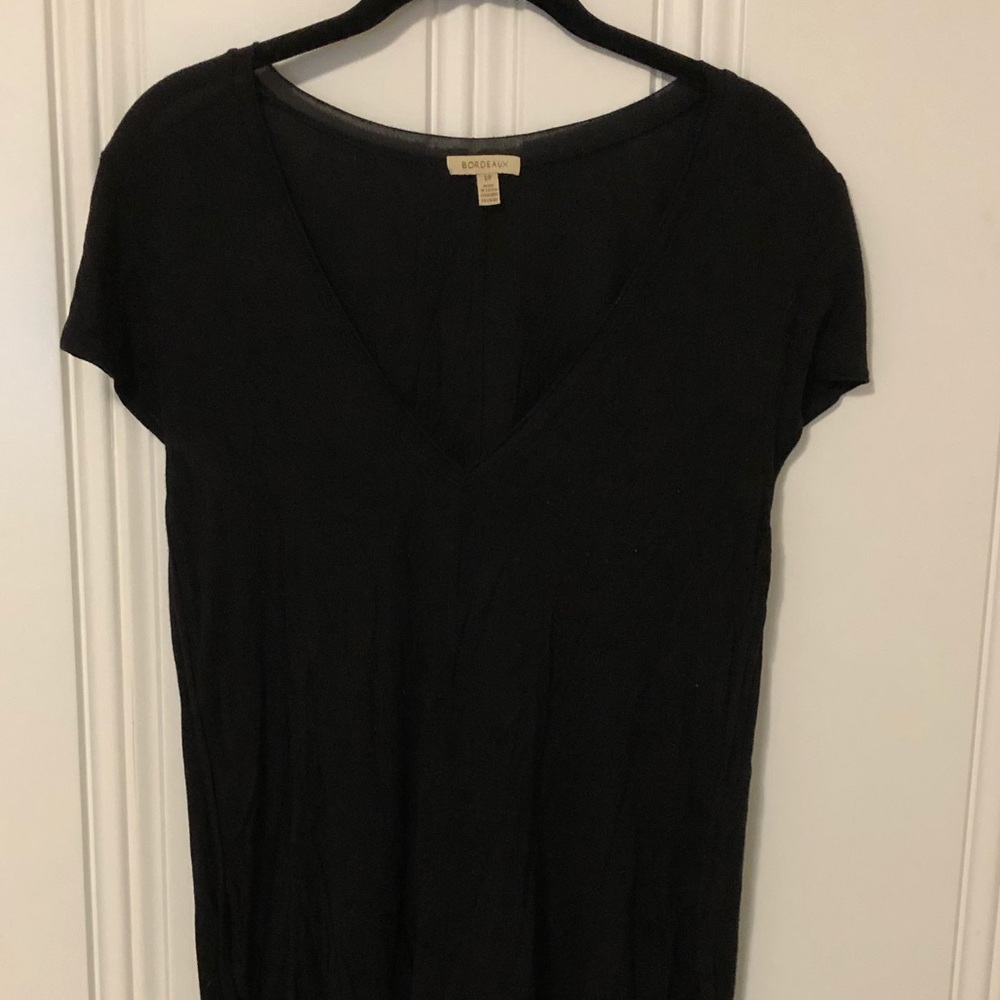 Lightweight black T-shirt from Bordeaux